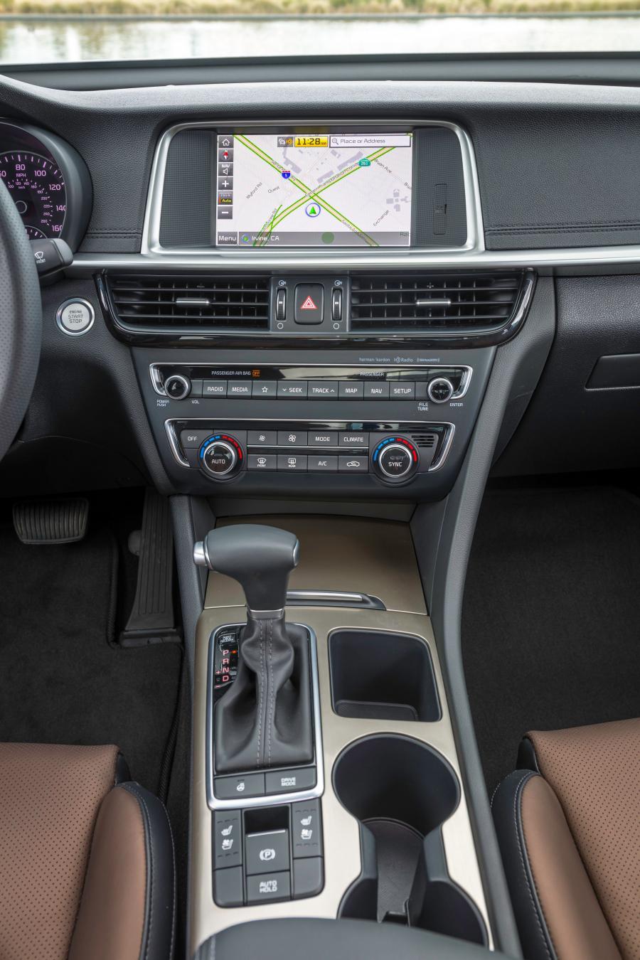 Детали интерьера Kia Optima SXL (JF) 2018 года  (NA) (фото 10 из 15)